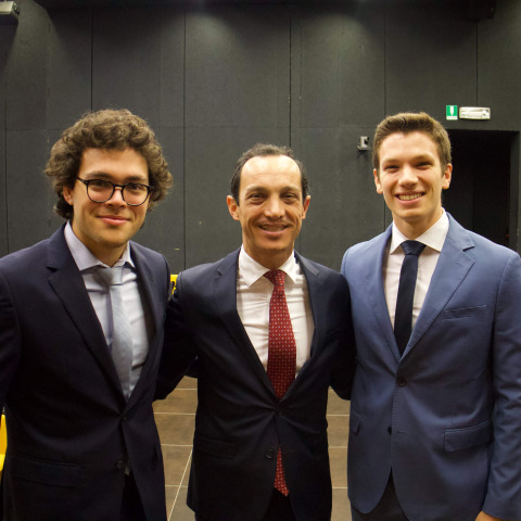 Al centro l'ing. Cataldo