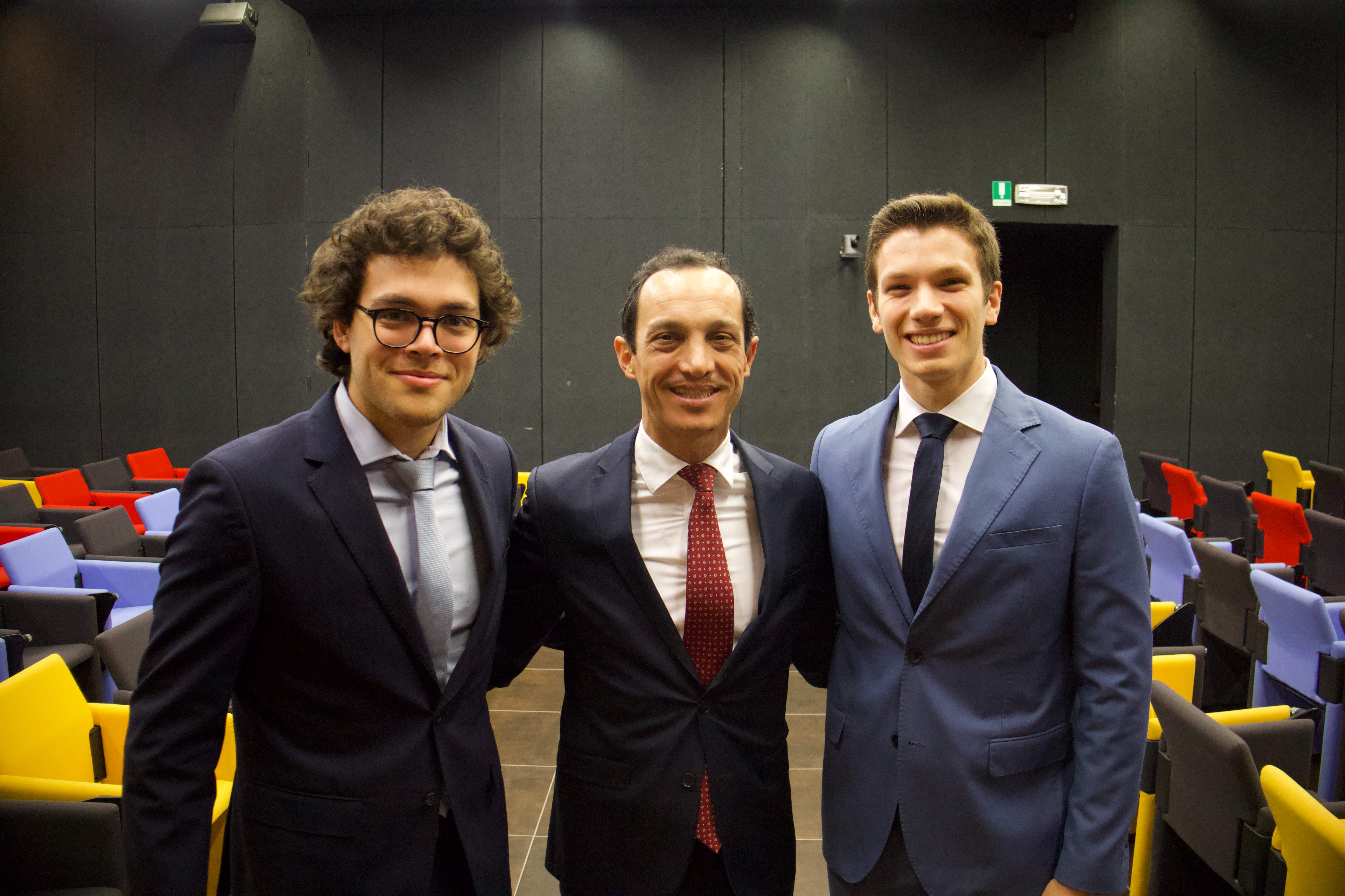 Al centro l'ing. Cataldo